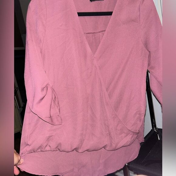 !Anthropologie West Kei Alexa Surplice V-Neck Roll Tab Pink Blouse Top Sz. Small - Picture 2 of 6